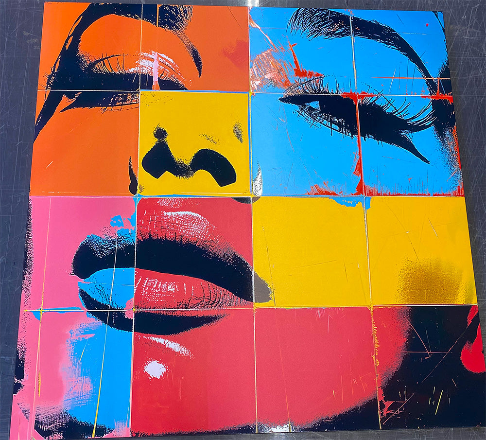 Pop-Art – Seitengesichtszeichnung einer Frau, inspiriert von Andy Warhol | Glanzeffekt